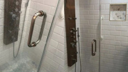 Bathroom Glass Door Cleaning